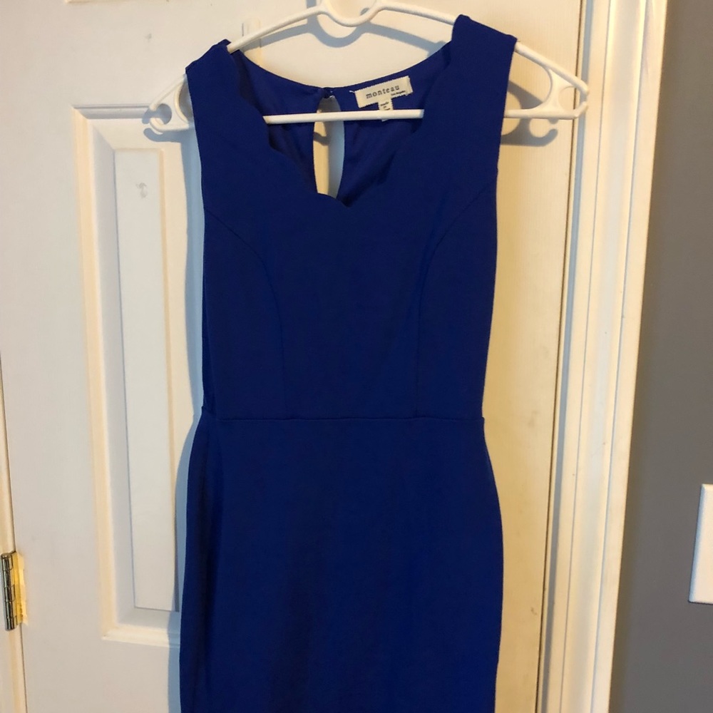 Cute scalloped pencil dress!